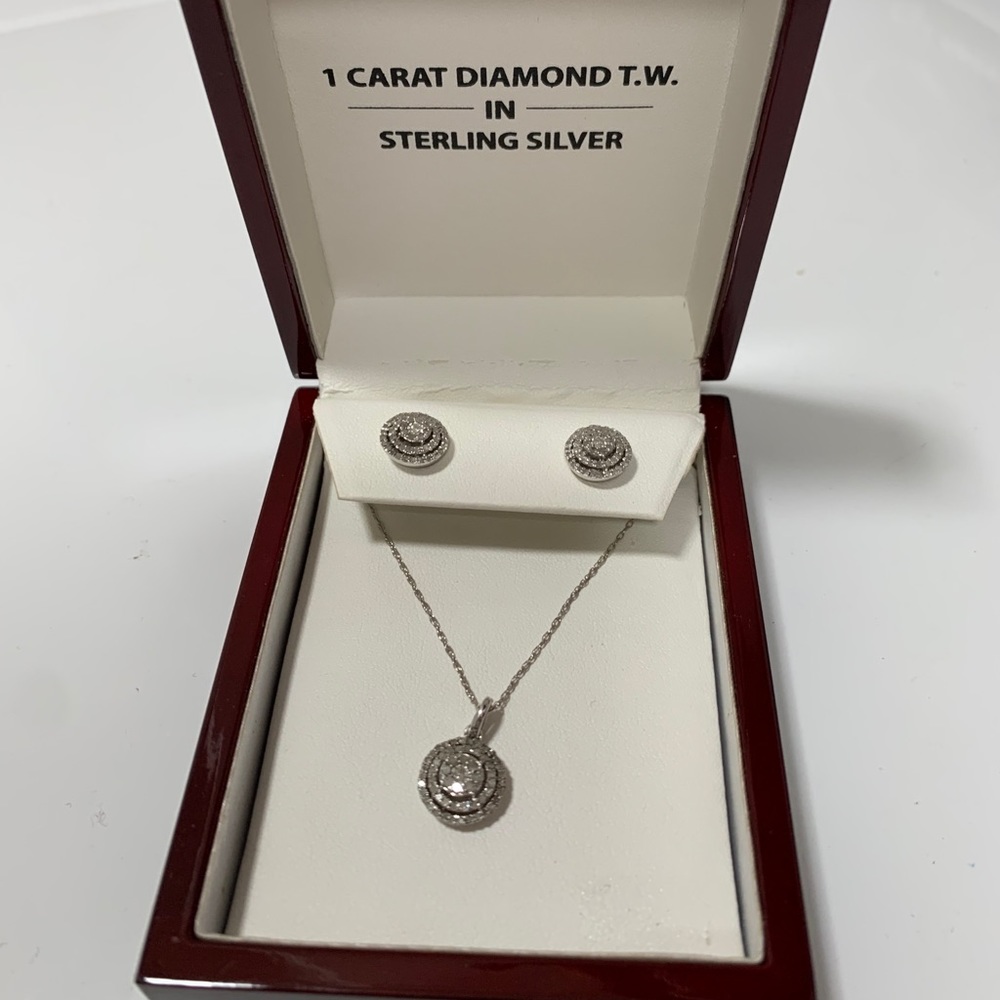 1 CTW Diamond necklace and earrings set